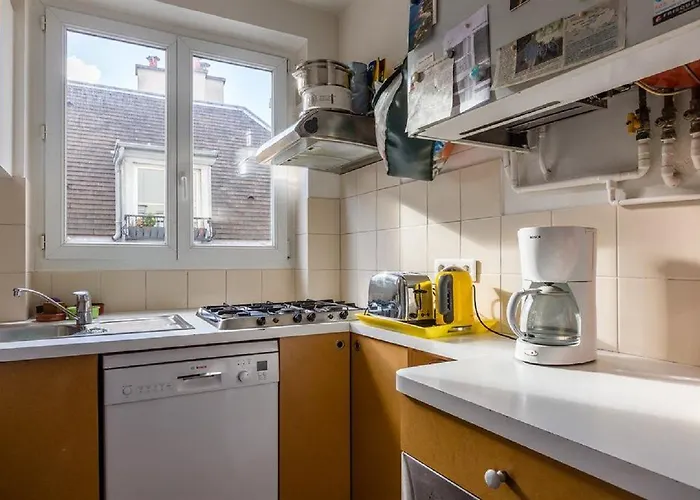 Veeve - Overlooking The Seine On Ile De La Cite