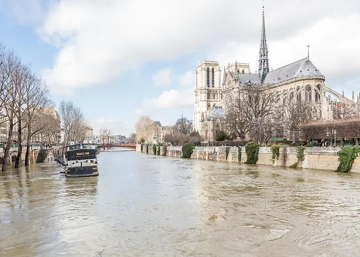 公寓 Veeve - Overlooking The Seine On Ile De La Cite *
