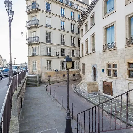 Veeve - Overlooking The Seine On Ile De La Cite פריז